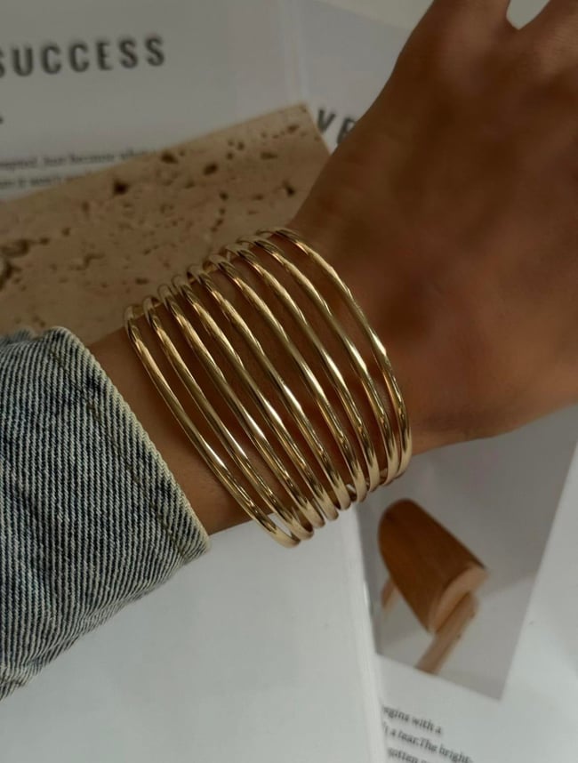 Oval Taşlı Şık Gold Kadın Kelepçe 
