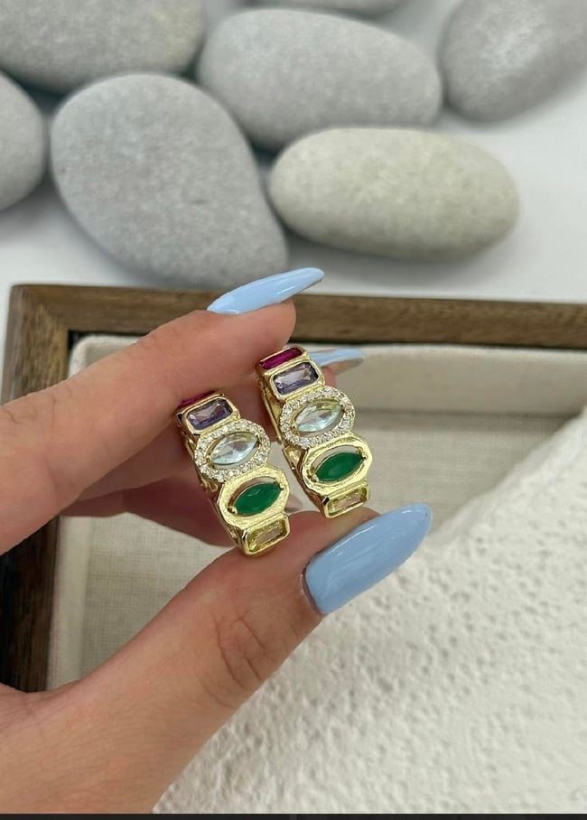 Renkli Taşlı Gold Şık Halka Küpe