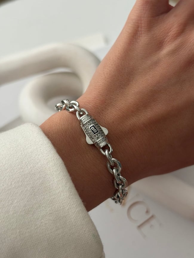 Silver Lock Zincir Bileklik – Zirkon Taş Detaylı Çelik Bileklik