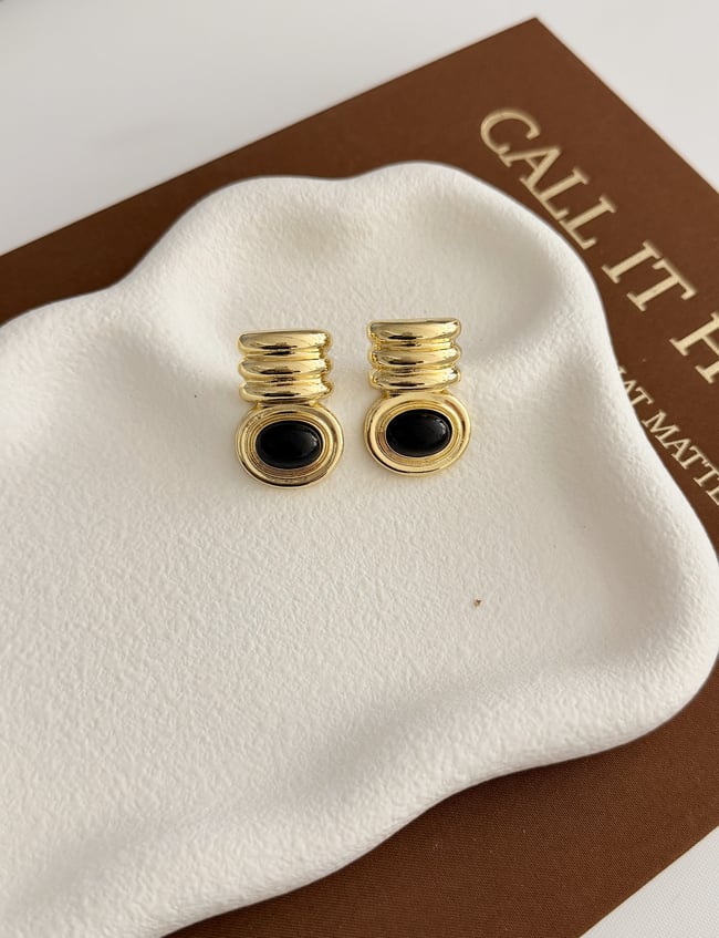 Siyah Taşlı Katmanlı Gold Küpe