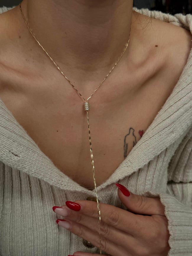 Taşlı İnce Silindir Y Model Altın Zincir Kolye