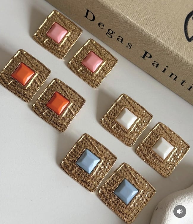 Vintage Kare Taşlı Gold Kadın Küpe
