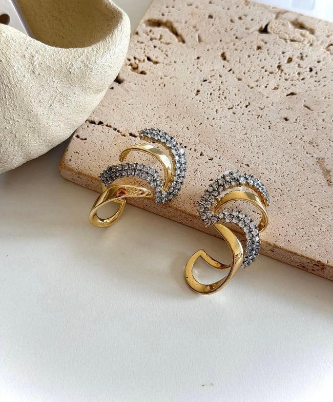 Zirkon Taşlı Çift Sıra Gold Modern Küpe