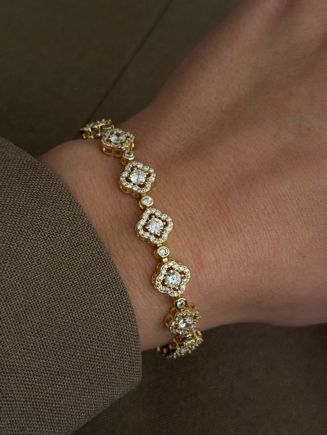 Zirkon Taşlı Yonca Motif Gold Bileklik