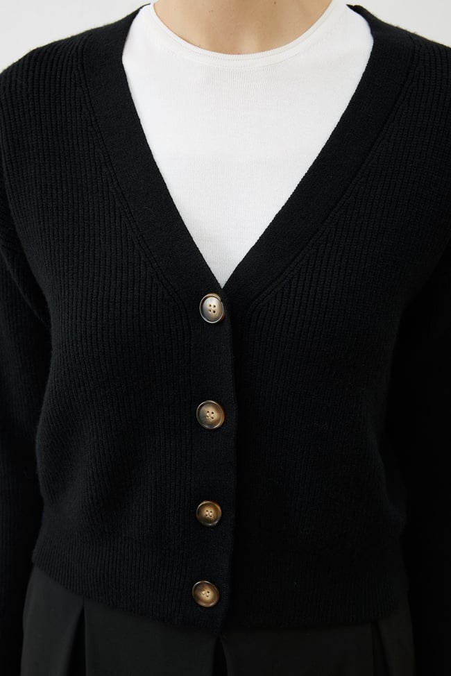 PREMIUM SELECTION V YAKA TRİKO HIRKA