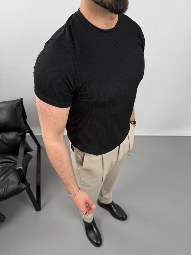 İNDİRİMLİ REGULAR KESİM BASİC TİŞÖRT