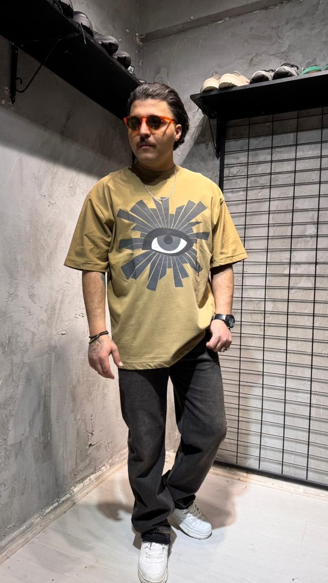 Beyaz Göz Baskılı Oversize T-shirt