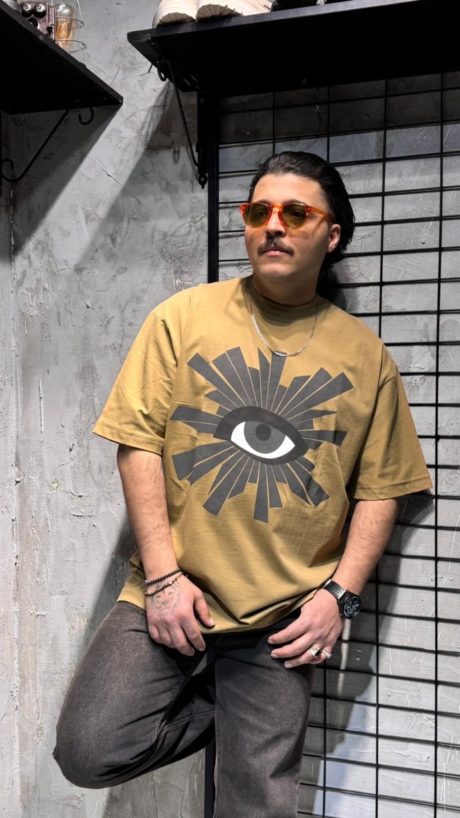 Beyaz Göz Baskılı Oversize T-shirt