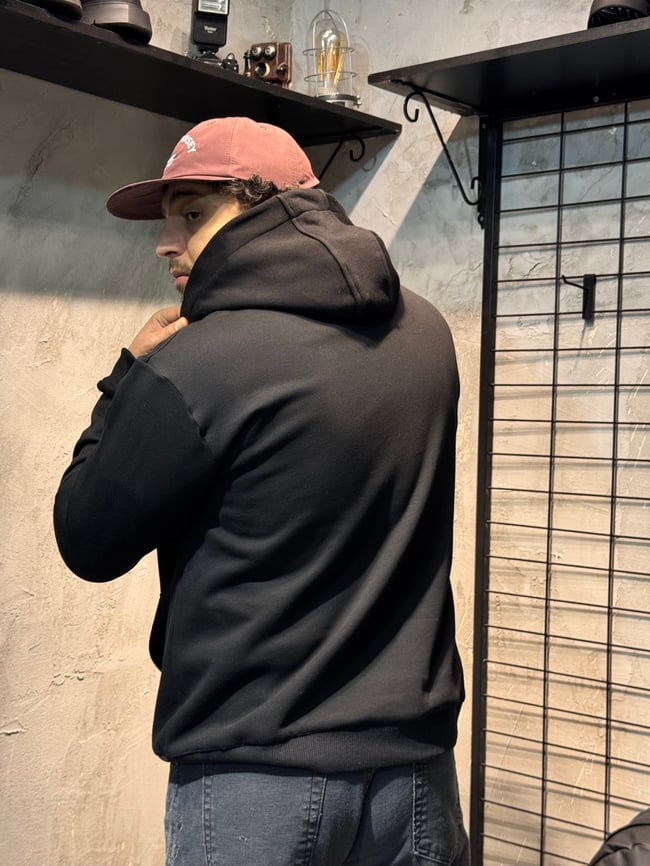 Bira İçen Kedi Nakışlı Siyah Hoodie