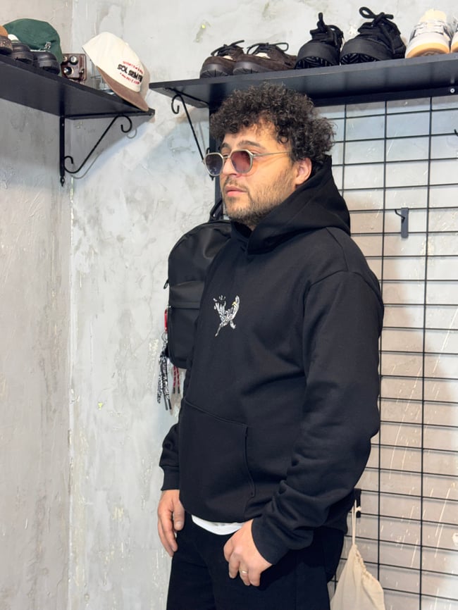 Düşen Melek Nakışlı Siyah Hoodie
