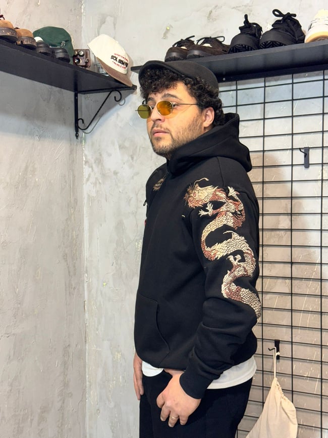 Ejderha Nakışlı Siyah Hoodie