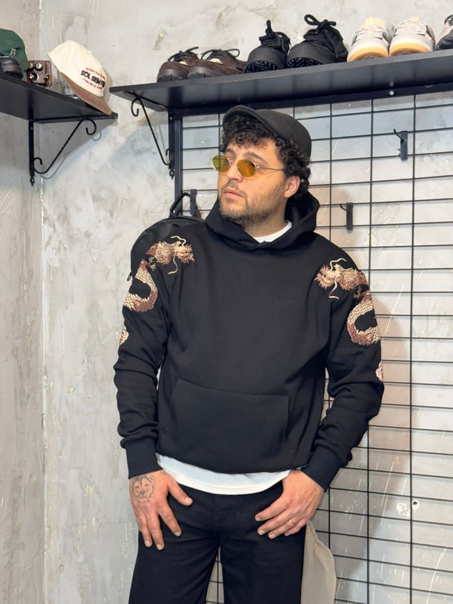 Ejderha Nakışlı Siyah Hoodie