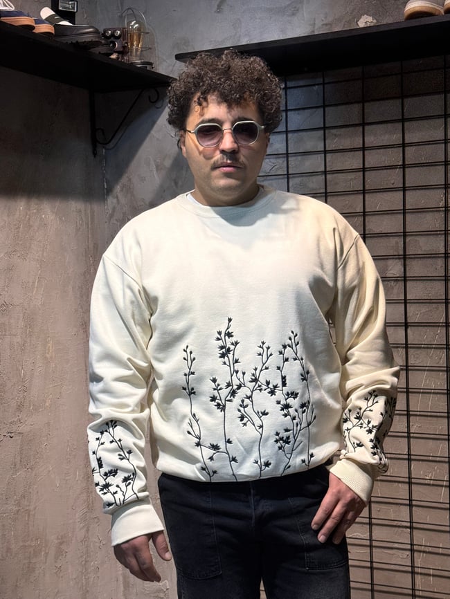 Krem Nakışlı Oversize Sweatshirt