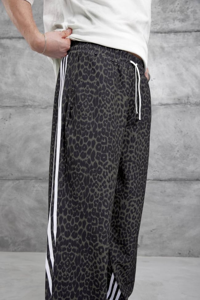 Leopar Desen Siyah Paraşüt Kumaş Eşofman Altı