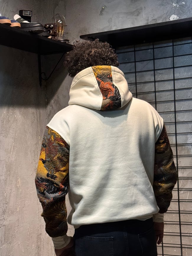 Özel Tasarım Kol Desen Krem Hoodie