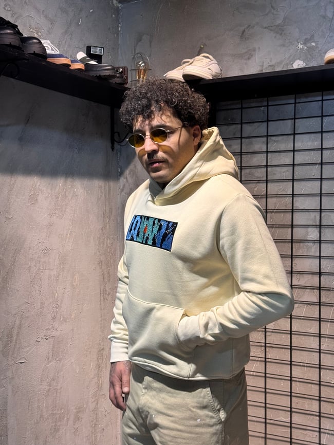 Özel Tasarım Nakışlı Oversize Krem Hoodie