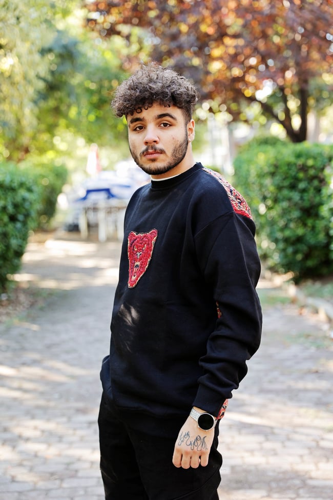 Sırtı Desenli Siyah Sweatshsirt
