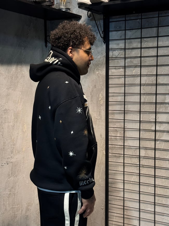 Yıldız Patlaması Nakışlı Siyah Hoodie