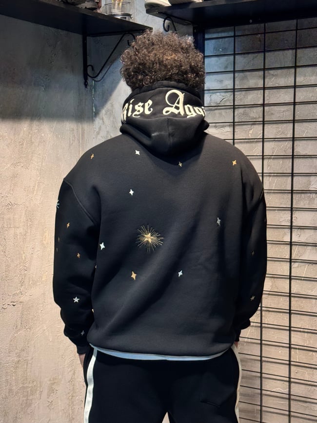 Yıldız Patlaması Nakışlı Siyah Hoodie