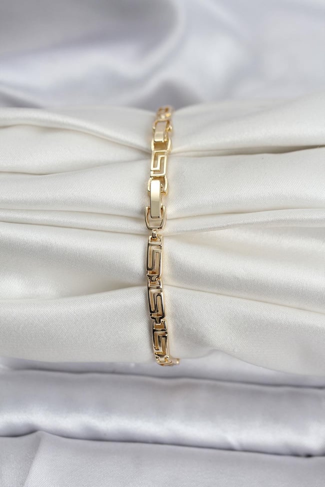 14K Gold Renk Kaplama Zirkon Taşlı Baget Model CM Kadın Bileklik