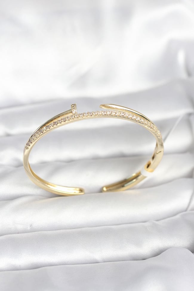 Pirinç Gold Renk Zirkon Taşlı Çivi Model Kadın Kelepçe Bileklik