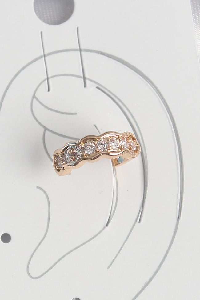 Pirinç Gold Renk Zirkon Taşlı Kadın Kıkırdak Küpe