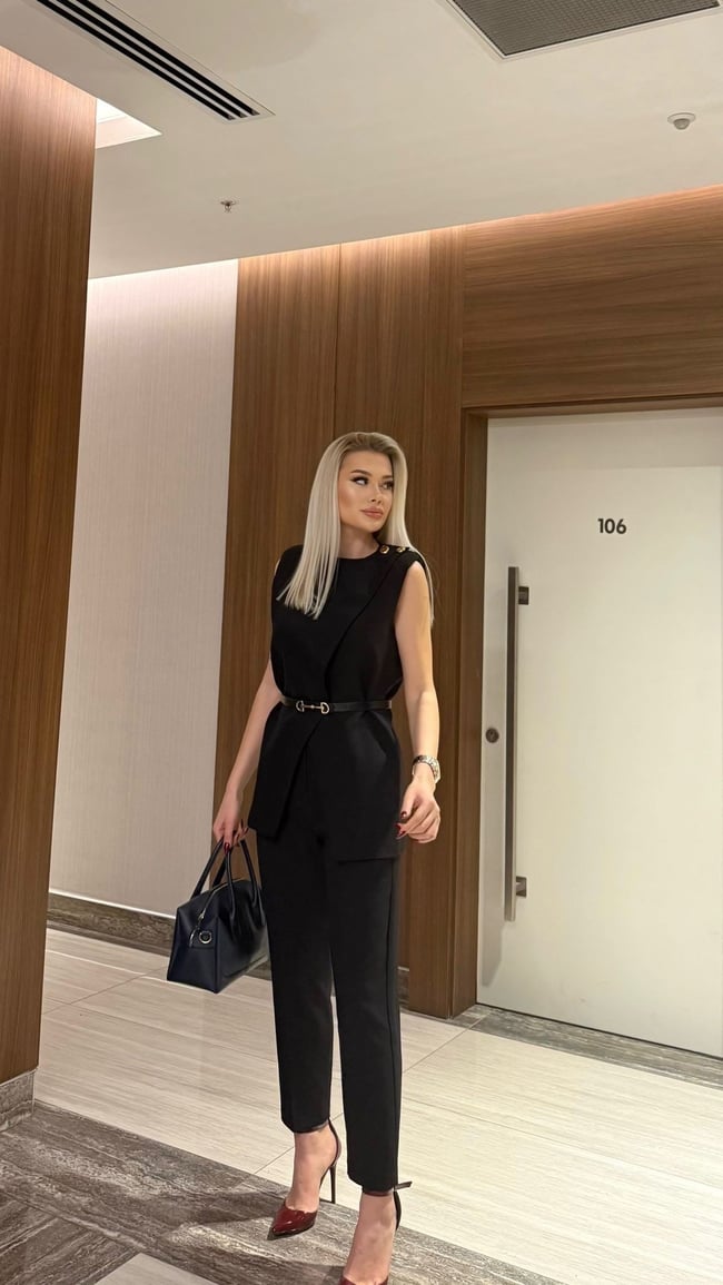 Siyah Kemerli Yelek & Pantolon Takım – Ofis Ve Davet Şıklığı