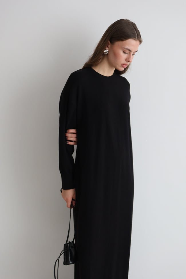 OVERSİZE TRİKO ELBİSE