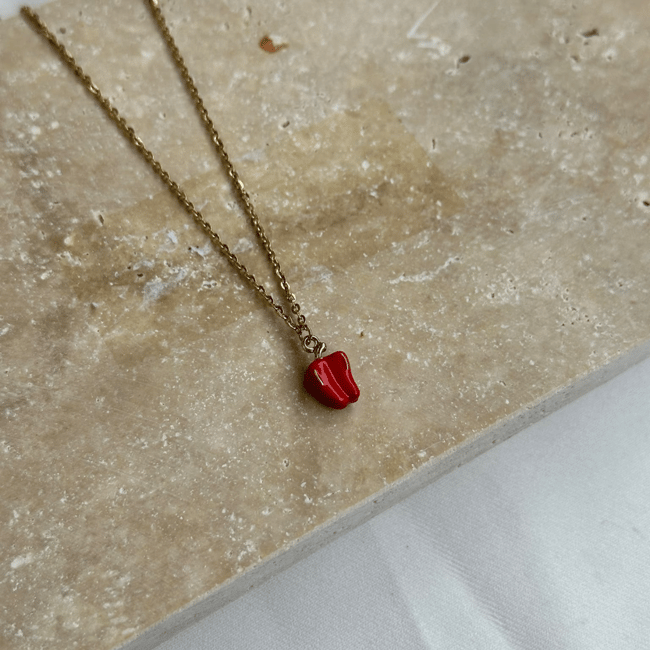 Kırmızı Mineli Dolmalık Biber Charm Gold Kolye