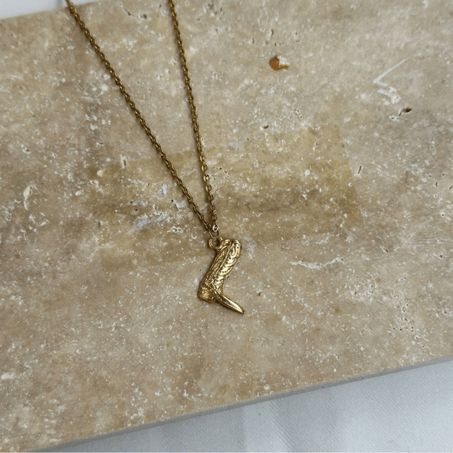 Kovboy Çizmesi Dokulu Gold Kolye