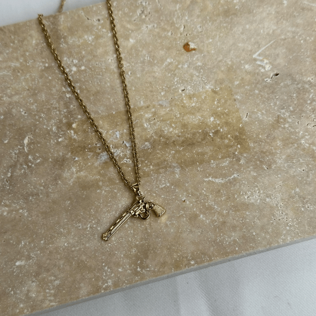 Kovboy Tabancası Model Gold Kadın Kolye