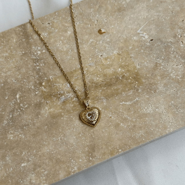 Pembe Kalp Zirkon Taşlı Dokulu Gold Kalp Kolye