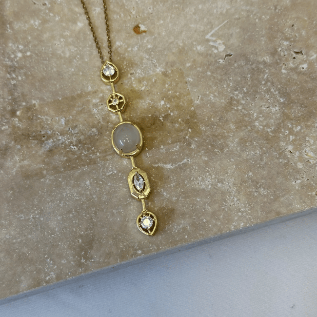 Sedef Ay Taşı & Geometrik Zirkon Taşlı Dikey Sarkıt Gold Kolye
