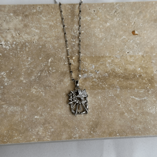 Zirkon Taşlı Yıldız Motifli Çerçeve Silver Kolye