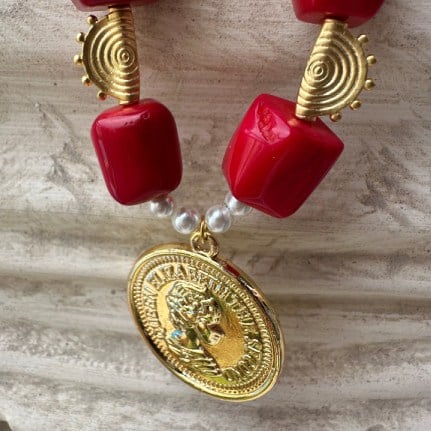 Antique Crimson & Queen Elizabeth Kolye