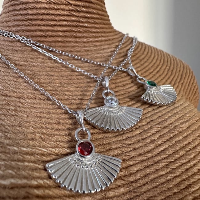 Silver Yelpaze Kırmızı Taş Kolye - 925 ayar gümüş