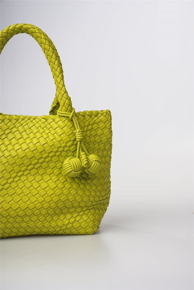 yesil-orgu-desenli-buyuk-boy-capraz-as--49ee-.png