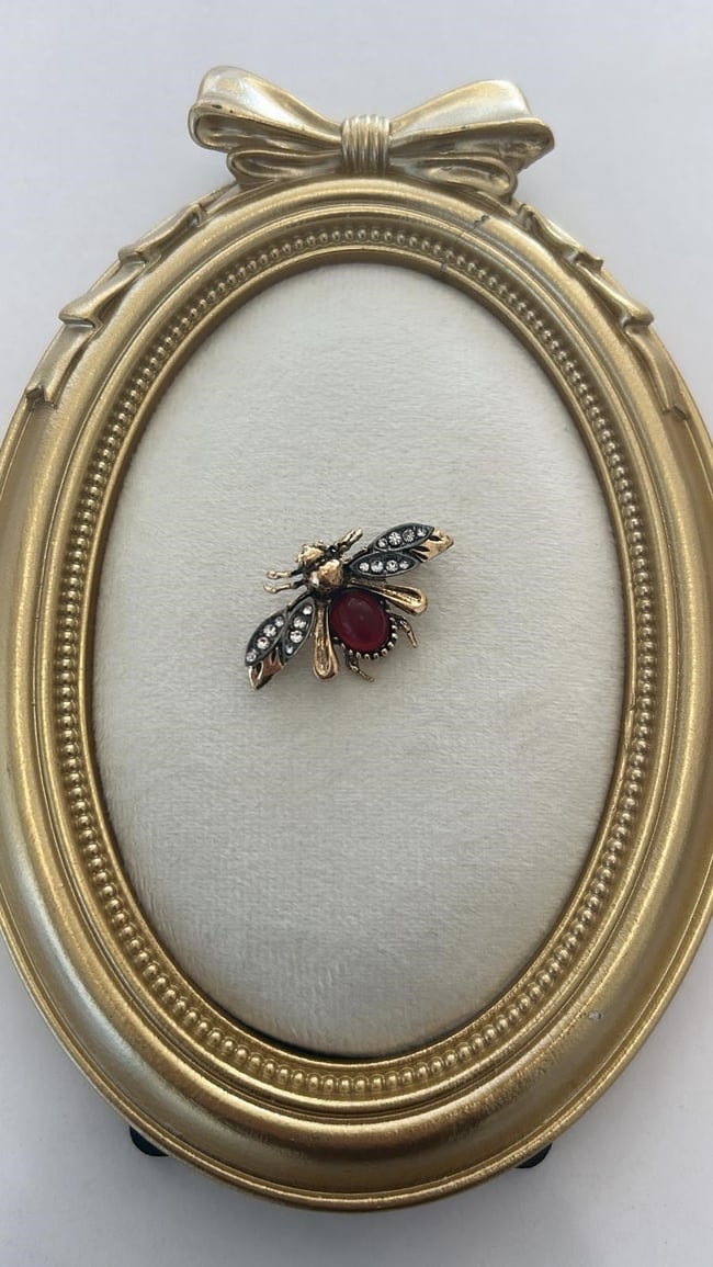 Bordo Taşlı Arı Broş 3cm