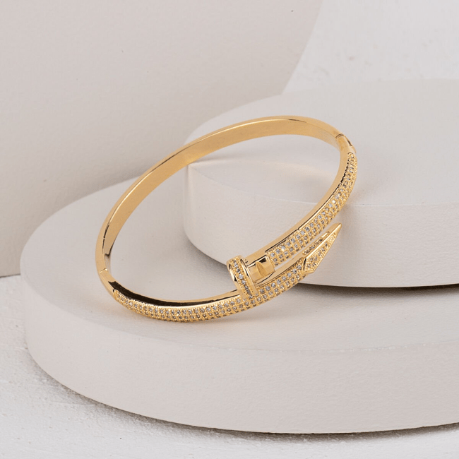 İthal Zirkon Taşlı Çivi Kelepçe 17 cm