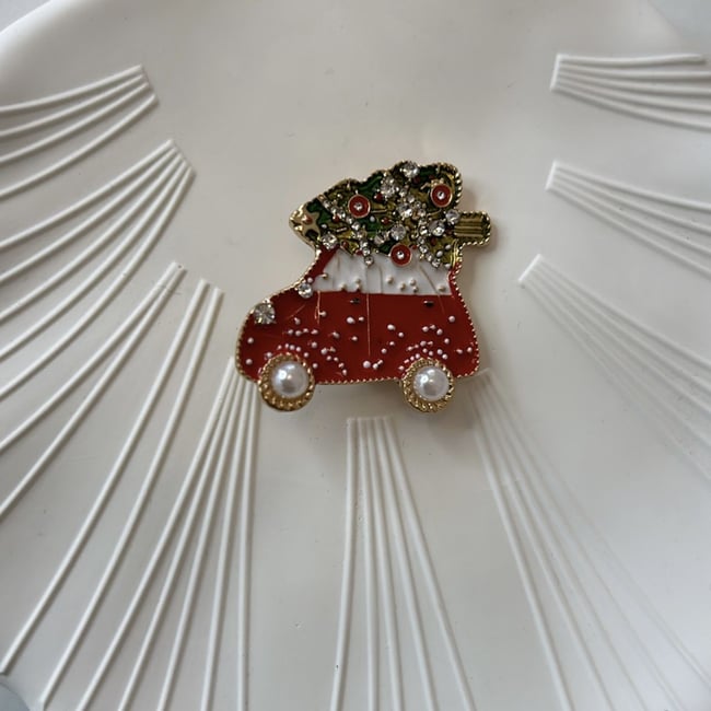 Özel Seri Kırmızı Araba Broş 3cm