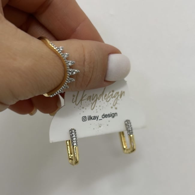 Özel Seri Zirkon Taşlı Köşeli Küpe 1 cm