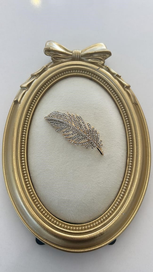 Zirkon Taşlı Gold Tüy Broş 6cm