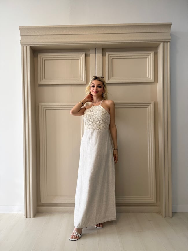 Halter Yaka Dantel Detaylı Elbise
