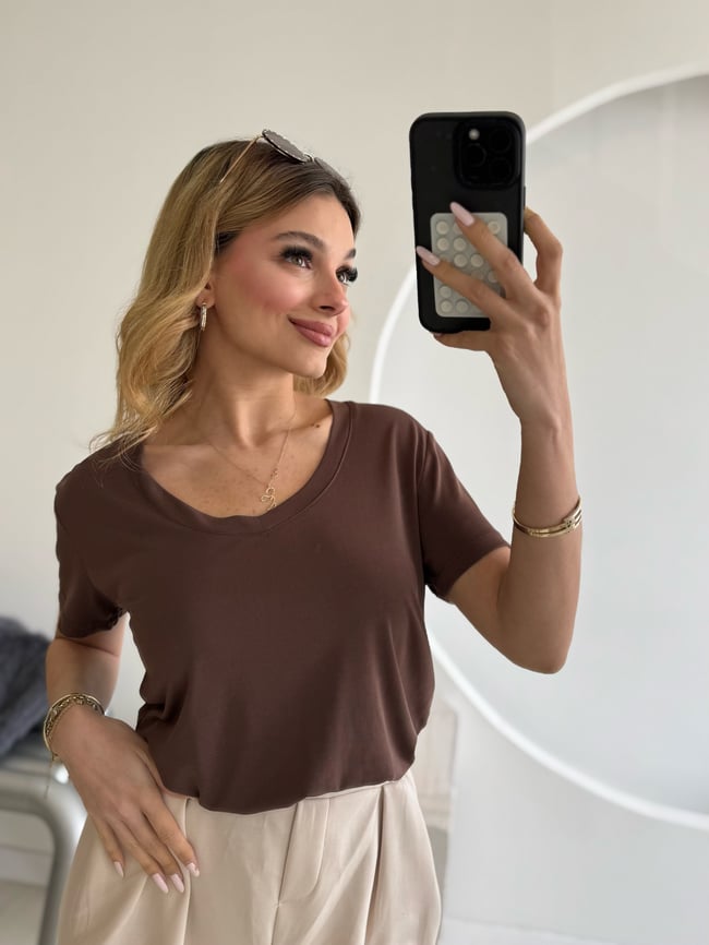 Modal Kahverengi Açık Yaka Tshirt