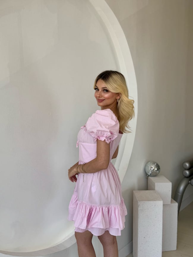 Pembe Kabarık Kol Ve Düğme Detaylı Elbise