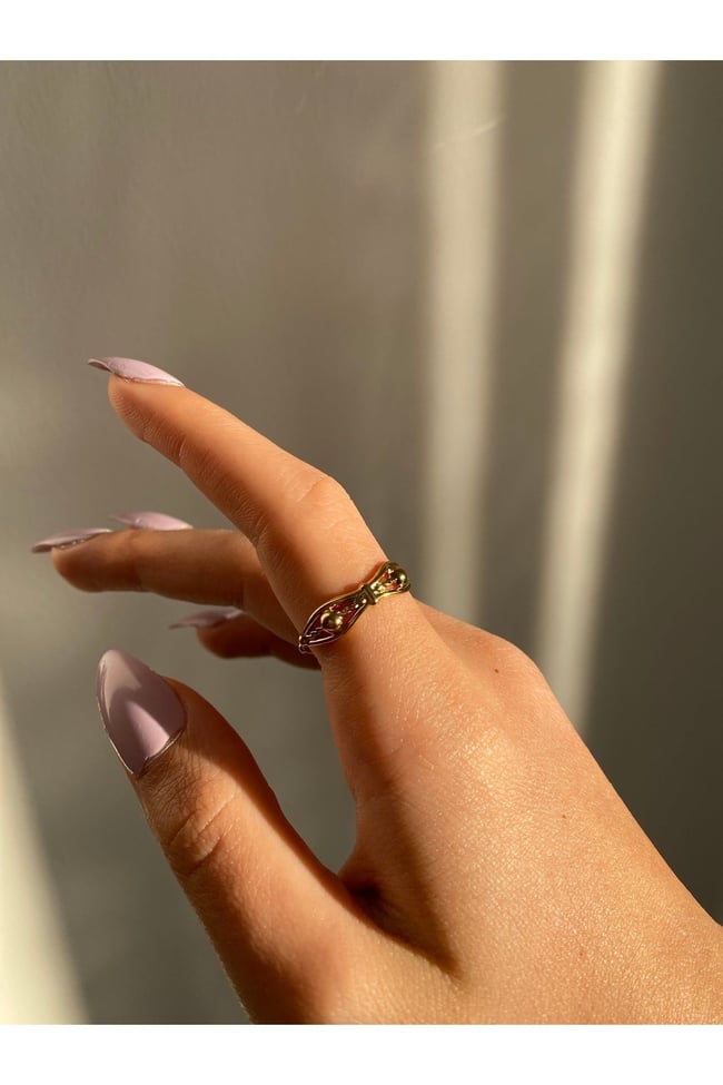 Gold Kıvrımlı Minimal Yüzük Damla Detaylı Modern Kadın Yüzük