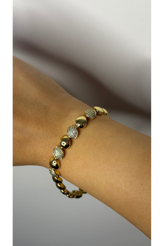 Gold Oval Taş Detaylı Bileklik – Modern Şık Kadın Bileklik
