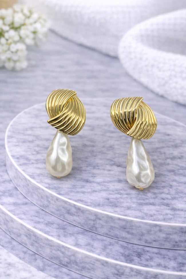İnci Damla Detaylı Gold Vintage Küpe