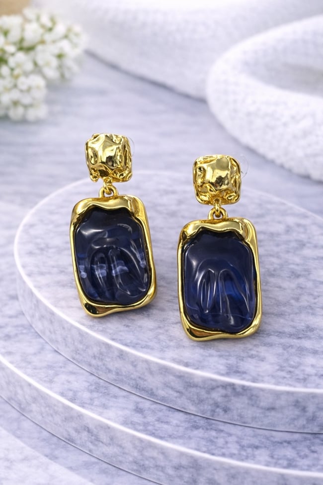 Lacivert Taş Detaylı Gold Geometrik Küpe