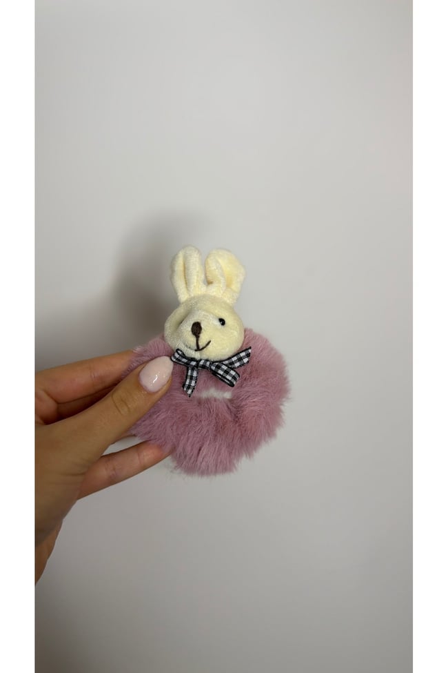 Peluş Tavşan Figürlü Saç Lastiği – Sevimli Tüylü Scrunchie Toka